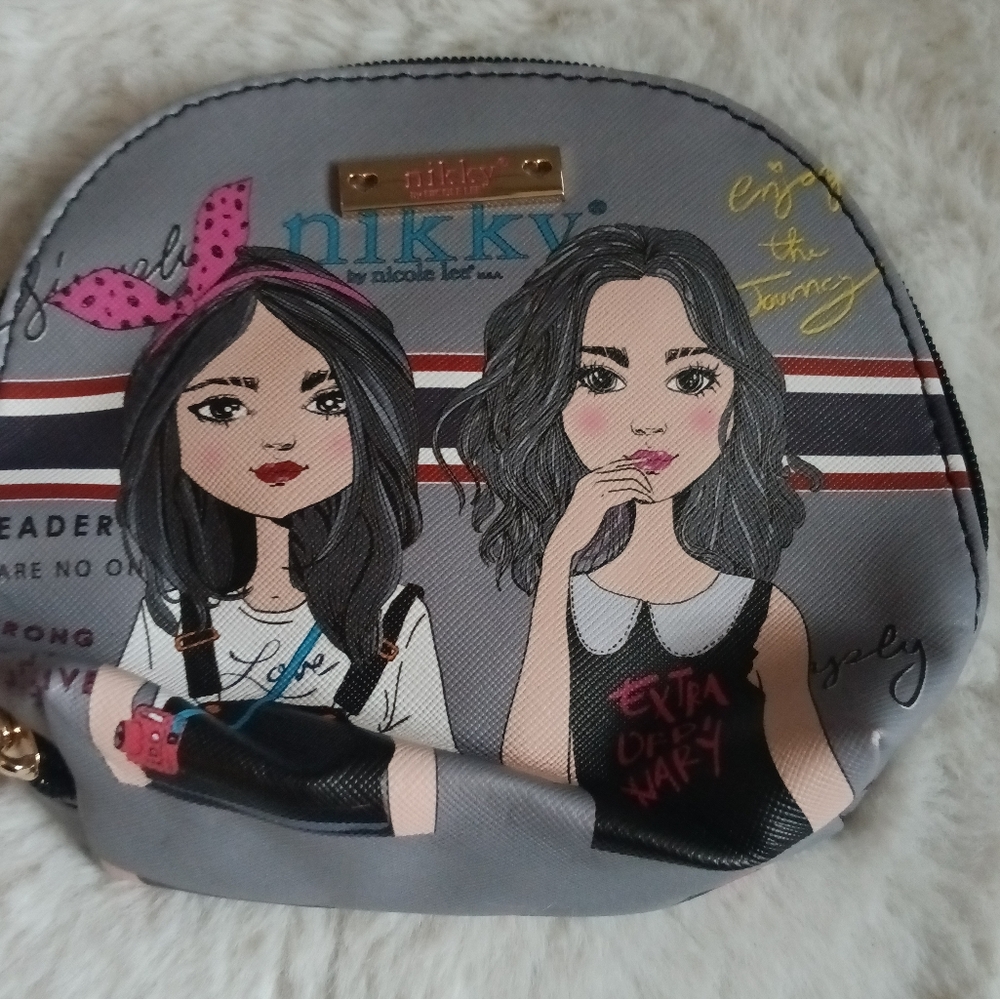 Nikky pouch